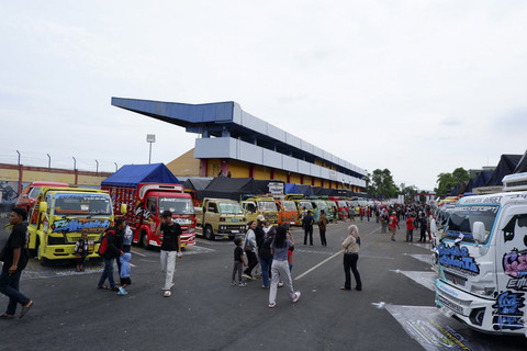 Warna-warni truk Fuso di Jambore Nasional Canter Mania Indonesia Community ke-12 di Purwokerto. Foto: Aditya Pratama Niagara/kumparan
