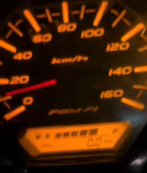 Speedometer motor kembali ke angka 0 Km. Foto: Dok. TikTok @boy_j3k