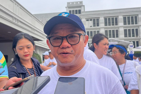 Menteri Pendidikan Dasar dan Menengah Abdul Mu'ti usai Jalan Sehat #RukunSamaTeman di Kantor KemenPPPA, Jakarta Pusat, Minggu (23/11/2025). Foto: Nasywa Athifah/kumparan