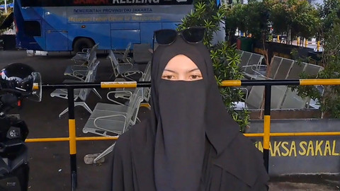 Wardatin Mawa laporkan suaminya, Insanul Fahmi, dan Inara Rusli terkait dugaan perselingkuhan dan perzinahan, Minggu (23/11/2025).    Foto: Giovanni/kumparan