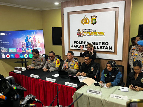 Konferensi Pers Terkait Kasus Bocah Hilang Alvaro Kiano di Polres Jakarta Selatan, Senin (24/11/2025). Foto: Rayyan Farhansyah/kumparan