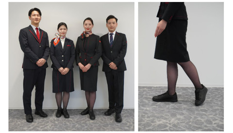 Seragam awak kabin Japan Airlines kini meliputi sneakers hitam polos. Foto: Japan Airlines