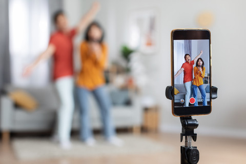 Penjelasan Psikolog soal False Intimacy dalam Hubungan. Foto: Prostock-studio/Shutterstock