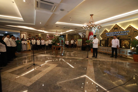 Mensos Saifullah Yusuf atau Gus Ipul melantik 830 Aparatur Sipil Negara, yang terdiri dari 820 Guru Sekolah Rakyat Tahap 1C serta 10 Pejabat Fungsional di lingkungan Kemensos, Rabu (26/11/2025). Foto: Kemensos RI