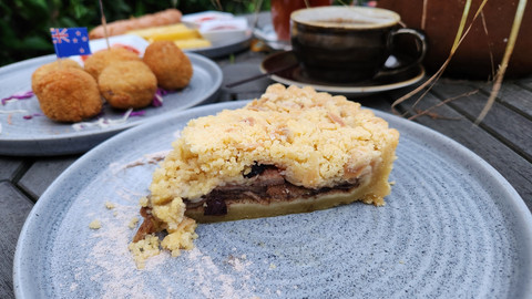 apple crumble pies, camilan di Club Huis, Puncak. Foto: Azalia Amadea/Kumparan