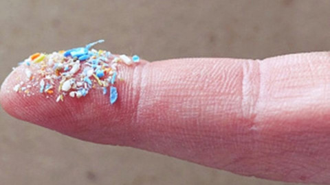 Ilustrasi mikroplastik. Foto: Pixabay