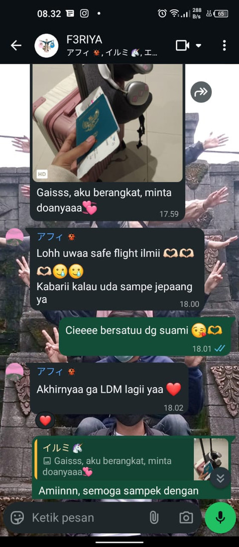 percakapan di grub chat whatsapp dengan emoji. source pribadi