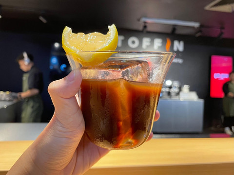 Black forest tonic ala Gigi Susu di Experience Bar Toffin Booth Camp. Foto: Salsha Okta Fairuz/kumparan