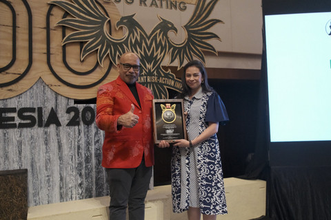 MIND ID meraih penghargaan Platinum Alignment (Leader Quadrant) pada ajang Top 100 Indonesia 2025 La Tofi ESG Rating dan Sustainability Communication Awards 2025. 