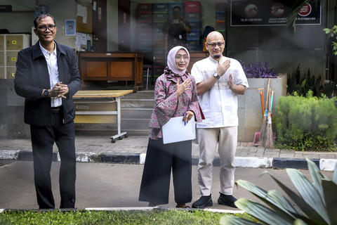 Mantan Direktur Utama PT ASDP Ira Puspadewi berjalan keluar dari Rutan KPK, Jakarta, Jumat (28/11/2025). Foto: Iqbal Firdaus/kumparan