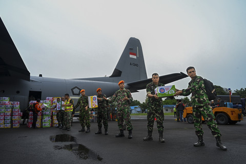 Gubernur Sumatera Utara Bobby Nasution berangkat menuju Tapteng yang terisolir usai dilanda banjir dan longsor pada Jumat (28/11/2025).  Foto: Dok. Istimewa
