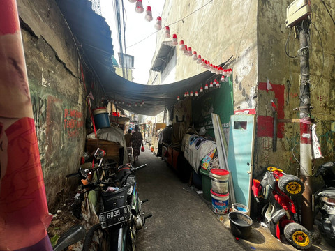 Suasana Gang Venus di Kawasan Tambora, Jakarta Barat, Sabtu (29/11). Foto: Rayyan/Kumparan