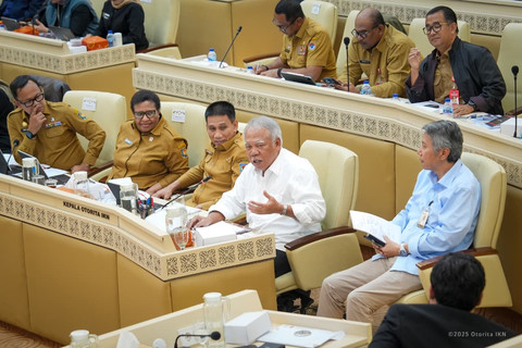 Caption: Otorita Ibu Kota Nusantara (IKN) menghadiri Rapat Kerja dan Rapat Dengar Pendapat bersama Komisi II DPR RI yang digelar di Gedung Nusantara Jakarta pada Selasa (25/11/2025). Dok: Badan Otorita IKN