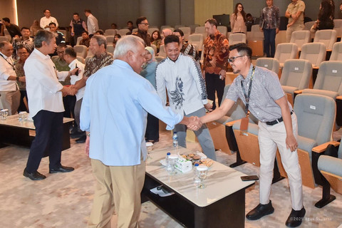 Otorita IKN menandatangani kontrak kerja sama pembangunan embung di Kawasan Inti Pusat Pemerintahan (KIPP) 1B dan 1C serta kolam retensi bersama sejumlah penyedia jasa, yaitu PT Bumi Karsa, PT Adhi Karya (Persero) Tbk, dan PT Nindya Karya. Foto: dok. Badan Otorita IKN