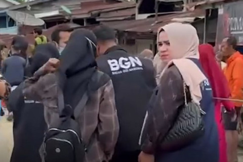 Dapur MBG memberikan bantuan kepada korban bencana Sumatera. Foto: Instagram/ @bakom.ri