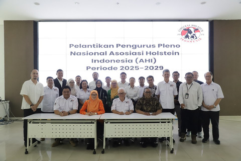 Pelantikan pengurus nasional Asosiasi Holstein Indonesia (AHI). 