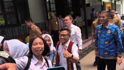 Cak Imin berkunjung ke SMKN 1 Bandung dalam Workshop Kepala Sekolah SMK Untuk Program SMK Go Global, Senin (1/12/2025). Foto: Linda Lestari/kumparan
