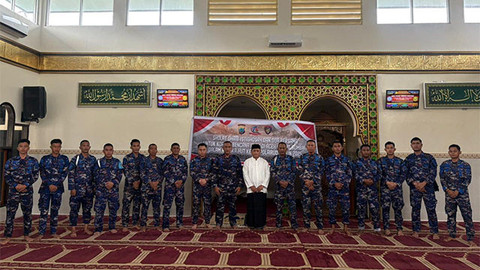 Personel Dit Polairud Polda Sulut dipimpin langsung Kombes Pol Eko Wimpiyanto Hardjito saat menggelar Salat Gaib, Istigasah dan Doa bersama.