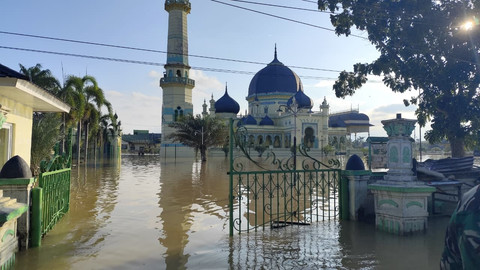 Kondisi banjir di Tanjung Pura, Langkat, Senin (1/12/2025). Foto: Amar Marpaung/kumparan