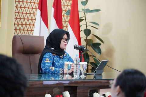 Deputi Bidang Statistik Distribusi dan Jasa Badan Pusat Statistik (BPS), Pudji Ismartini, dalam konferensi pers di Jakarta, Senin (1/12/2025). Foto: Dok. BPS
