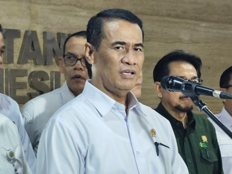 Menteri Pertanian (Mentan) Amran Sulaiman di Kantor Kementan, Jakarta Selatan, Selasa (2/12/2025). Foto: Widya Islamiati/kumparan