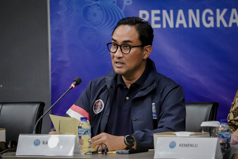 Kepala Badan Narkotika Nasional (BNN) Irjen Pol Suyudi Ario Seto memberikan keterangan pers penangkapan DPO jaringan narkotika internasional di Gedung 600 PT Angkasa Pura, Bandara Soekarno Hatta, Tangerang, Banten, Selasa (2/11/2025).
Foto: Jamal Ramadhan/kumparan