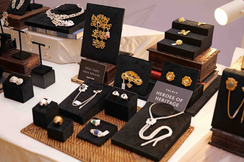 Koleksi hasil kolaborasi dengan Desa Wisata Taro, Desa Binaan Bakti BCA. Foto: Tulola