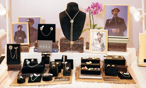 Koleksi Reza Rahadian x Tulola, Reza dalam Dua Dasarasa. Foto: Tulola