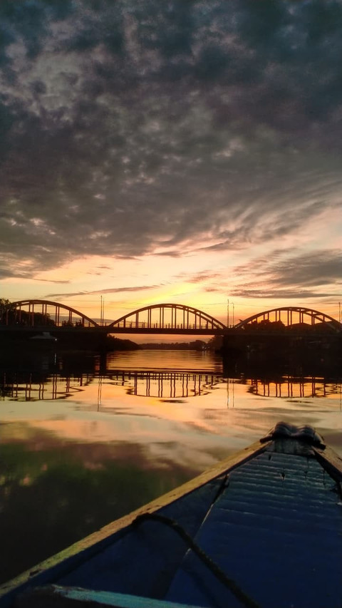 Sungai Sambas (Sumber: Dokumentasi Pribadi)