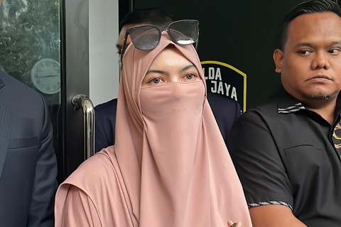 Wardatina Mawa jalani agenda klarifikasi di Polda Metro Jaya, Kamis (4/12/2025). Foto: Giovanni/kumparan