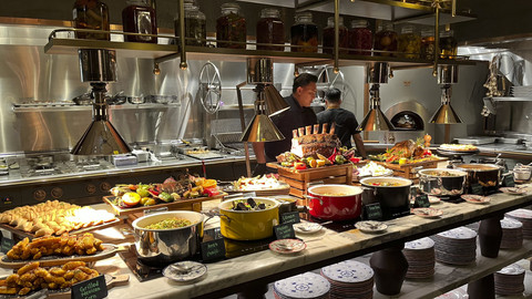 Christmas Eve Dinner 25hours Hotel Jakarta the Oddbird. Foto: Gitario Vista Inasis/kumparan