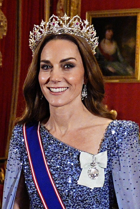 Kate Middleton (Catherine, Princess of Wales) memakai tiara langka Oriental Circlet di state banquet Kastil Windsor, Inggris, Rabu (3/12/2025). Foto: Yui Mok/Pool/REUTERS