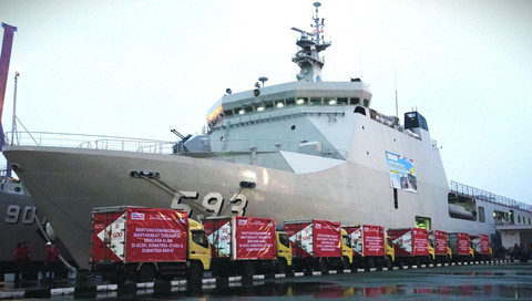 Alfamart mendistribusikan bantuan senilai Rp 2 miliar untuk para korban bencana di Pulau Sumatera. Foto: dok. Alfamart