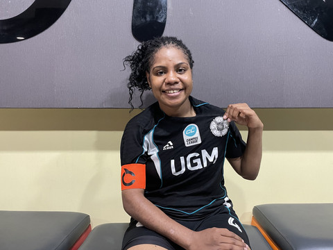 Hulda Lidia Soruwe, kapten futsal putri UGM, saat diwawancarai kumparan di GOR UNJ, Rabu (3/12). Foto: Aji Nugrahanto/kumparan