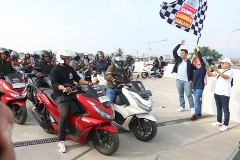Rolling thunder komunitas motor di Daihatsu Kumpul Sahabat Malang 2025. dok. kumparan