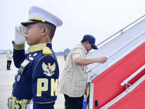 Presiden Prabowo Subianto bertolak menuju Provinsi Aceh untuk meninjau langsung penanganan bencana alam yang melanda sejumlah wilayah di tanah rencong untuk kedua kalinya, Minggu (7/12/2025). Foto: Dok. Biro Pers Sekretariat Presiden