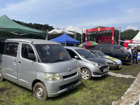 Keseruan acara Daihatsu Kumpul Sahabat Malang 2025 di Lapangan Rampal, Malang, Minggu 7 Desember 2025. Foto: Dok. kumparan