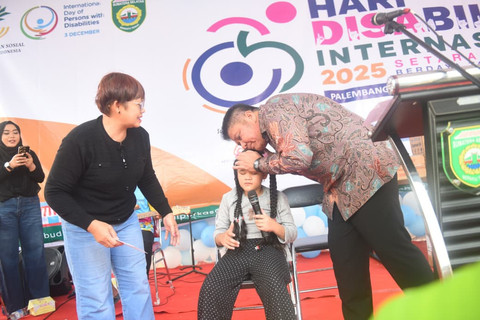 Gubernur Sumsel, Herman Deru, di acara peringatan Hari Disabilitas Internasional di Palembang. (ist)