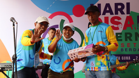 Sentra Wyata Guna Bandung gelar fun walk, pemeriksaan kesehatan, hingga doorprize untuk peringati Hari Disabilitas Internasional, Minggu (7/12/2025). Foto: Kemensos RI
