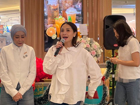 Pemilik YAOYAO Sauerkraut Fish, Nagita Slavina saat acara pembukaan gerai ketiga di Grand Indonesia, Jakarta, Senin (8/12/2025). Foto: Salsha Okta Fairuz/kumparan