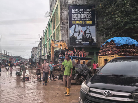 Suasana Aceh Tamiang pascabanjir bandang dan longsor pada Selasa (9/12/2025). Foto: Fadjar Hadi/kumparan