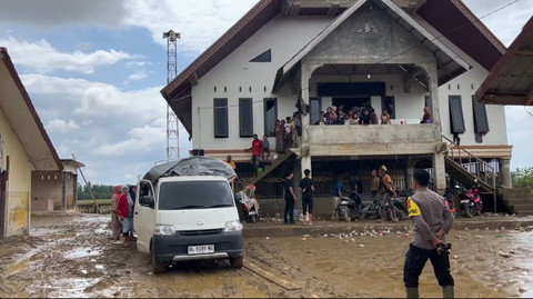 Meunasah, tempat mengungsi warga saat banjir. Foto: Hedi/kumparan