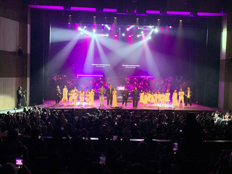 Konser Symphonesia Viral 100% Musik Indonesia di bawah arahan Erwin Gutawa Orchestra resmi digelar di Graha Bakti Budaya, Selasa (9/12/2025). Foto: Vincentius Mario/kumparan