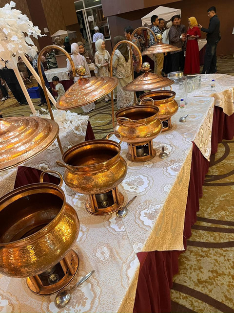 Suasana pernikahan Akmal dan Disty saat makanan katering tak datang karena ditipu WO ByAyu Puspita.  Foto: Dok. Istimewa