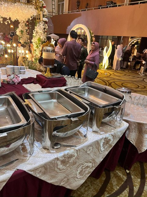 Suasana pernikahan Akmal dan Disty saat makanan katering tak datang karena ditipu WO ByAyu Puspita.  Foto: Dok. Istimewa