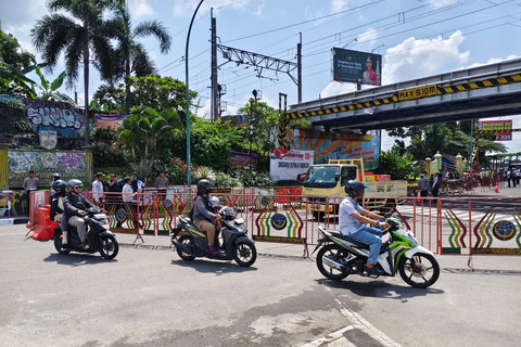 Suasana penutupan Jembatan Kewek, Kota Yogyakarta, Rabu (10/12/2025). Foto: Arfiansyah Panji Purnandaru/kumparan