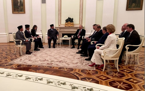 Presiden Prabowo bertemu Presiden Vladimir Putin di Moskow, Rabu (10/12/2025). Foto: YouTube/ Sekretariat Presiden