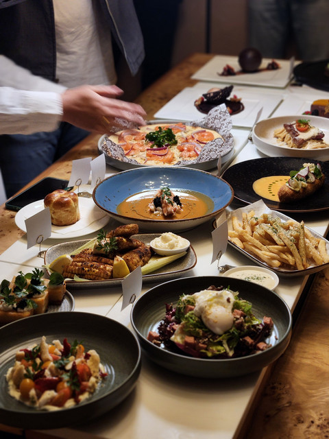 Wyndham Casablanca Jakarta meluncurkan berbagai menu baru yang terinspirasi cita rasa Prancis dan internasional pada Rabu (11/12/2025). Foto: Ela Nurlaela/kumparan