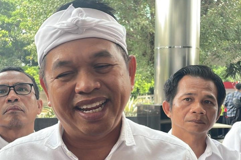 Gubernur Jawa Barat Dedi Mulyadi mendatangi Gedung Merah Putih KPK, Jakarta, Kamis (11/12/2025). Foto: Fadhil Pramudya/kumparan