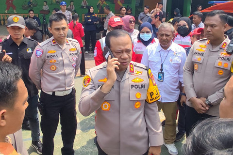 Kapolda Metro Jaya Irjen Asep Edi Suheri saat meninjau SDN Kalibaru 01 Pagi, Jakarta, Kamis (11/12/2025). Foto: Rachmadi Rasyad/kumparan